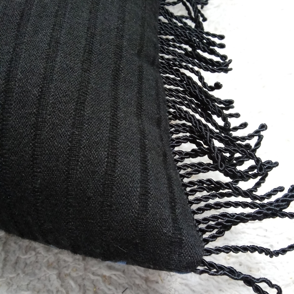 NwoT 17" Skulls Reversible Throw Pillow Cushion - Picture 7 of 8